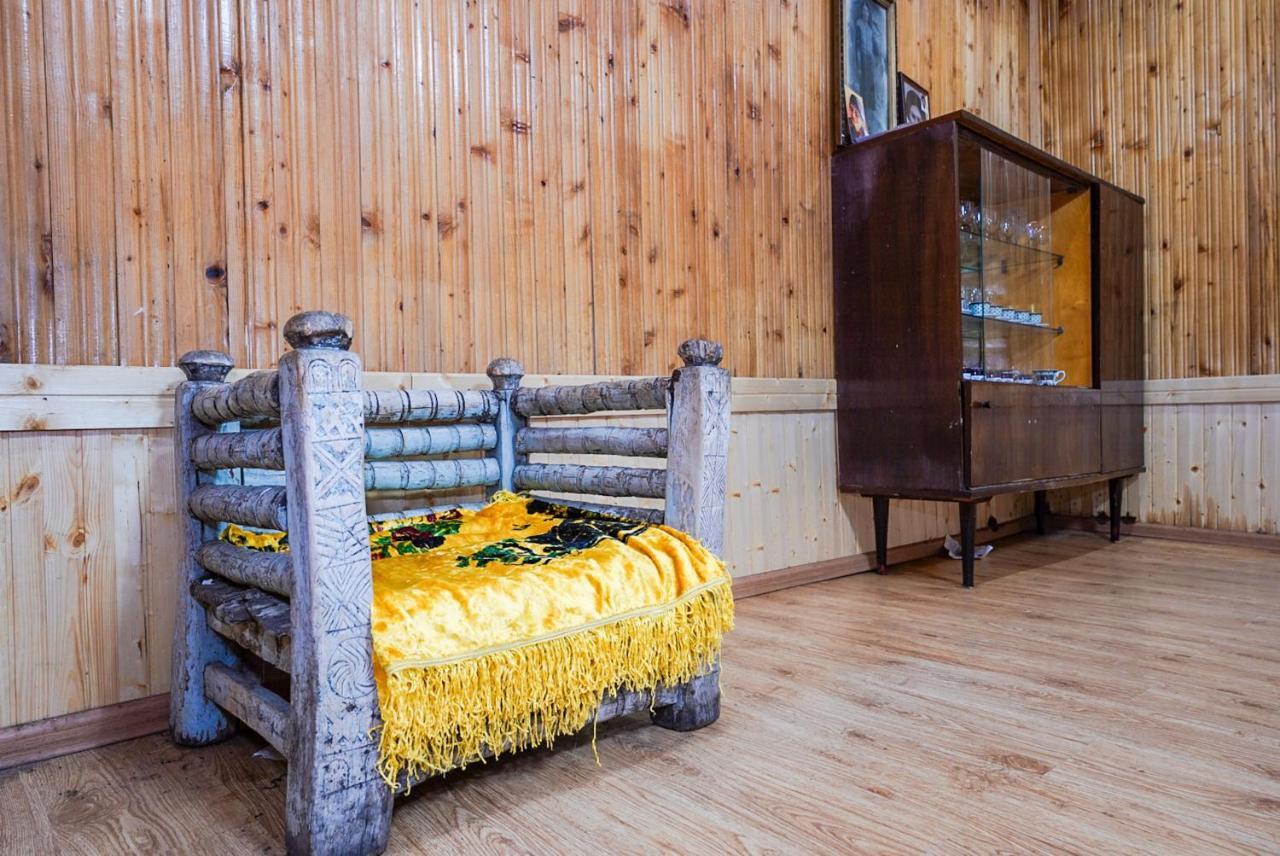 Bori'S Guesthouse Ушгули Екстериор снимка