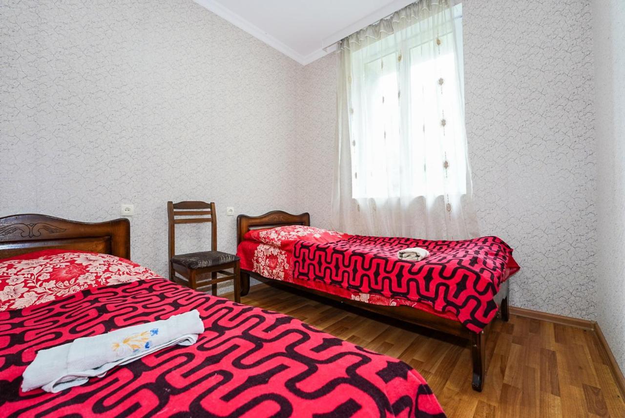 Bori'S Guesthouse Ушгули Екстериор снимка