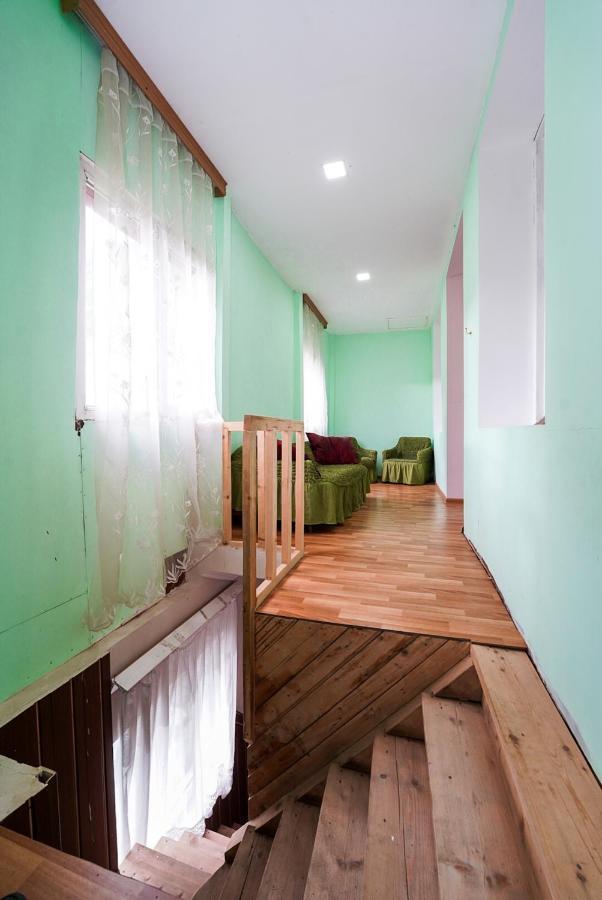 Bori'S Guesthouse Ушгули Екстериор снимка