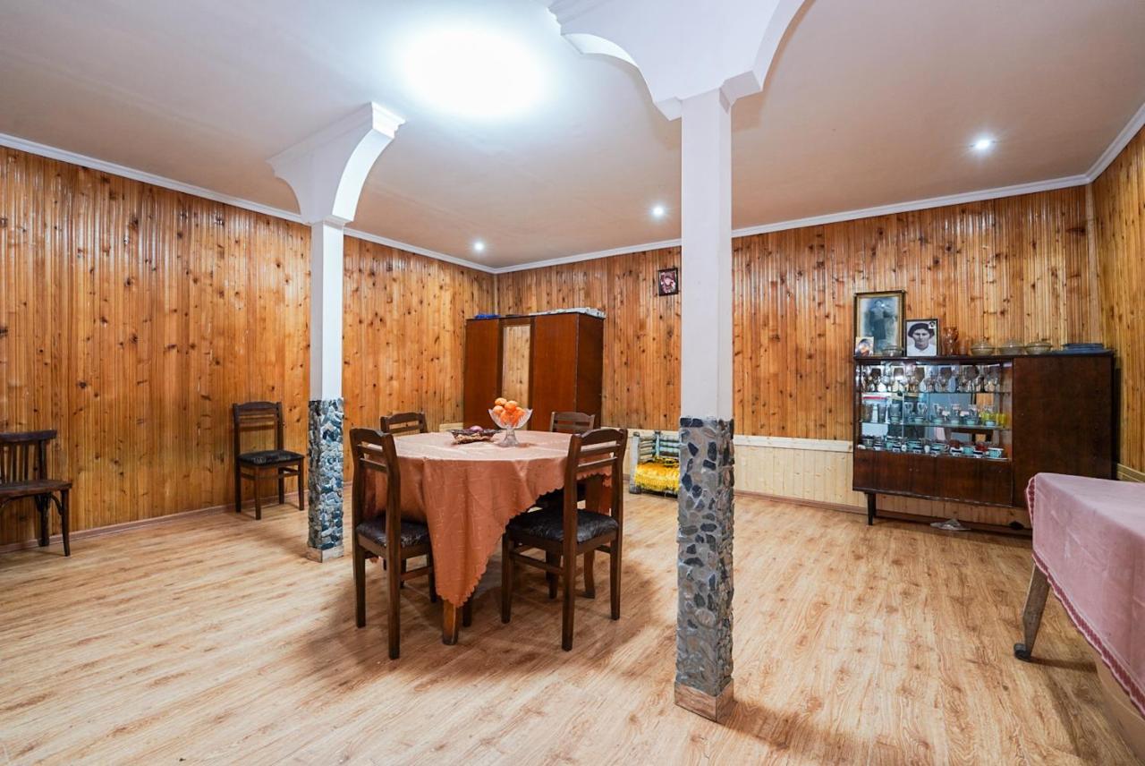 Bori'S Guesthouse Ушгули Екстериор снимка